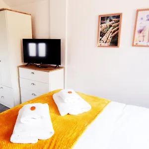 Guest house Modern, Well Located En-suite With Parking - Orbitat, Cambridge (Cambridgeshire)
