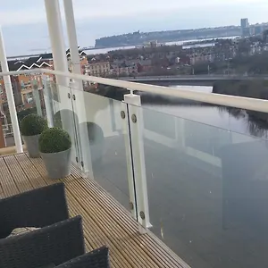 https://century-wharf-serviced-apartments.cardiffhotelswales.com